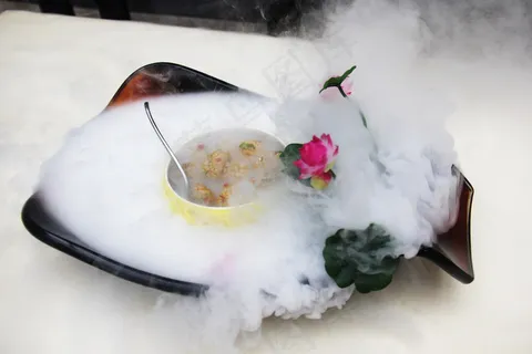 荷花烟雨鲍图片