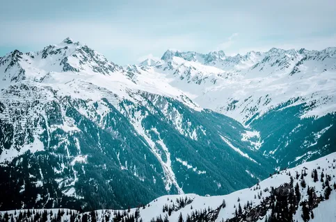 蓝天下的阿尔卑斯山 蓝天下的阿尔卑斯山