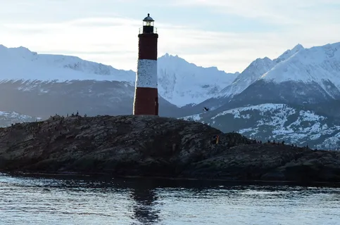 阿根廷、乌斯怀亚、faro del fin del mundo、山、天、水、引导、建筑