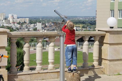 望远镜，城市，婴儿，栏杆，全长，童年，一个人，户外