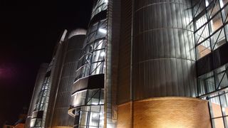 灰色混凝土建筑