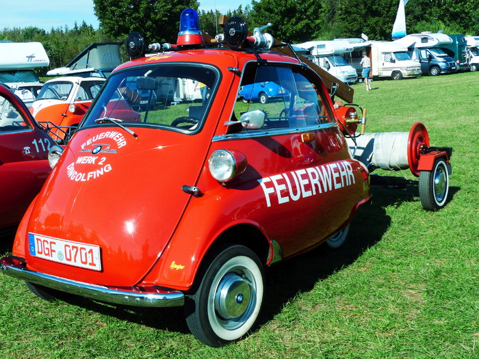 红色Feuewer车