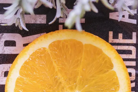 切片黄色柠檬特写照片 切片黄色柠檬特写照片