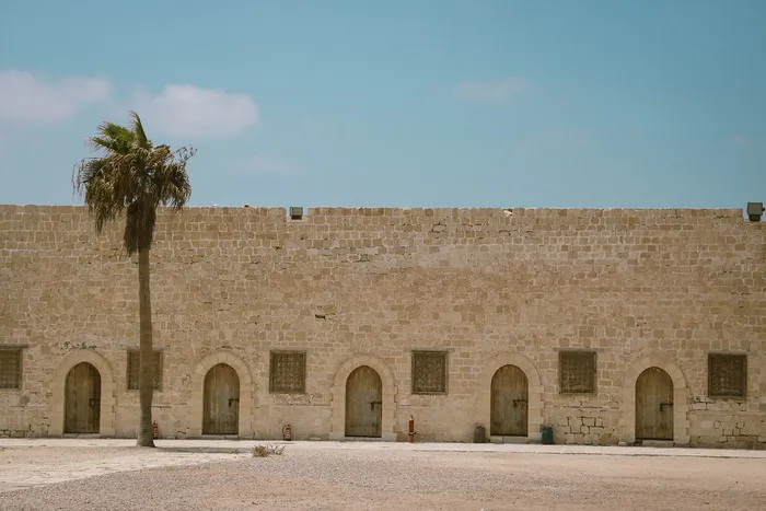 棕色混凝土建筑