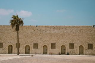 棕色混凝土建筑