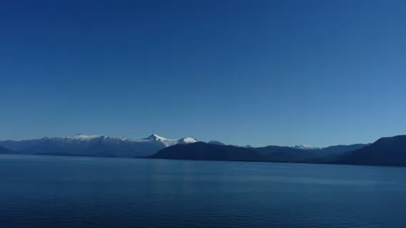 body,water,across,white,mountain,cruise,阿拉斯加州,美国 body,water,across,white,mountain,cruise,阿拉斯加州,美国