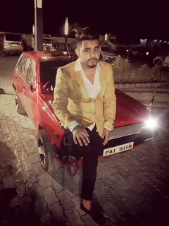 模特、着装、时尚、风格、外观、旧车、交通方式、夜晚