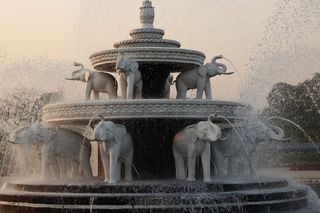 喷泉、建筑、创意、表现、水、动物、艺术和工艺、白天