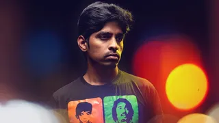 印度, 班加罗尔, 工作室拍摄, 前视图, 一个人, 休闲服装, 年轻成人, 室内