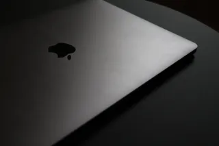 笔记本电脑，苹果，工作，室内，无人，轮廓，阴影，黑色