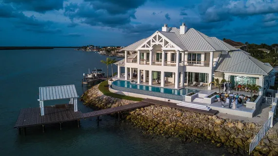 豪宅、海滨、英菲尼迪泳池、婚礼、码头、新、百万美元上市、云 豪宅、海滨、英菲尼迪泳池、婚礼、码头、新、百万美元上市、云