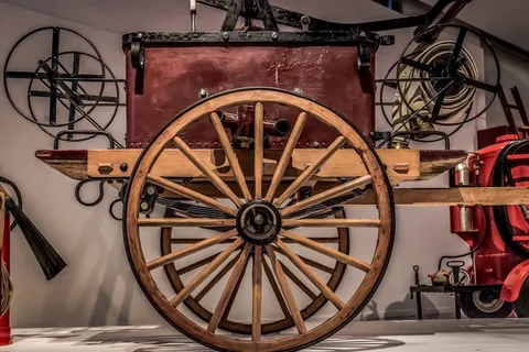 旧款、复古款、应急款、救援款、古董款、经典款、消防车、车轮