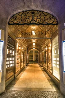 下载街道,夜晚,诺贝尔,昂贵,豪华,建筑,照明,前进的道路 下载街道,夜晚,诺贝尔,昂贵,豪华,建筑,照明,前进的道路