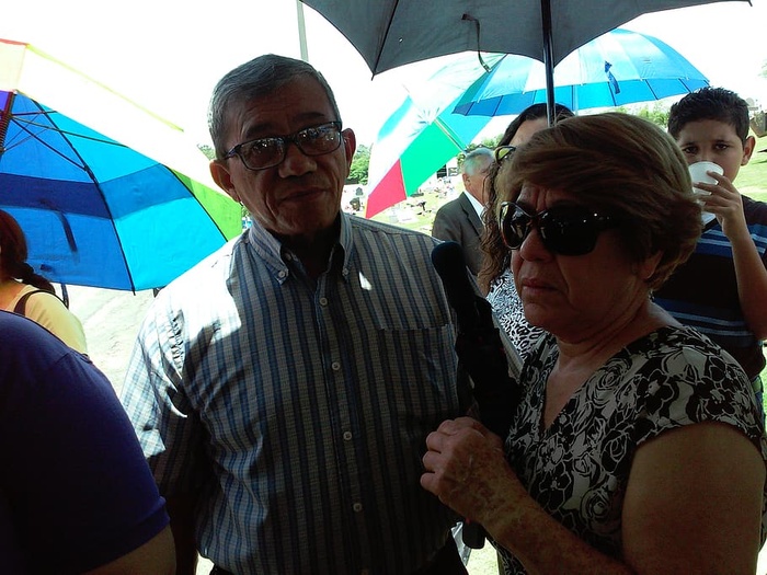 晴天，雨伞，遮阳，防晒，太阳镜，人，孩子，塑料杯