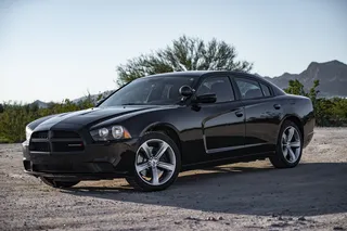 黑色道奇充电器