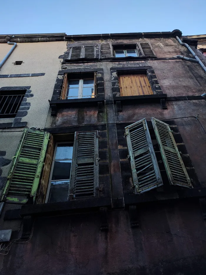 建筑结构，建筑外观，建筑，窗户，低视角，建筑，居住区，无人