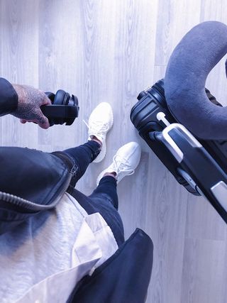 英国，renfrewshire，10 king george ct，手提箱，yeezys，旅行，耳机，培训师