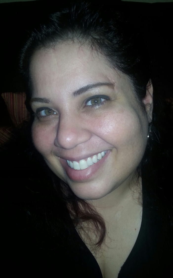 肖像，微笑，看着相机，一个人，头像，幸福，女人，前视图