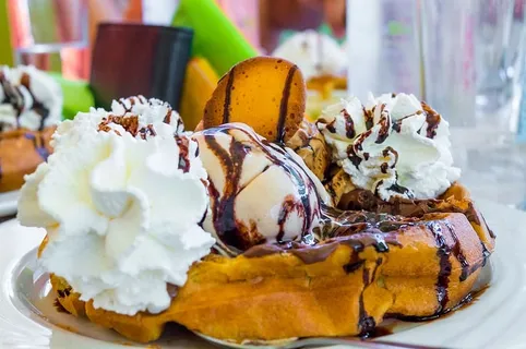 冰淇淋，奶油，冰淇淋，冰淇淋，华夫饼干，好吃，甜，饼干