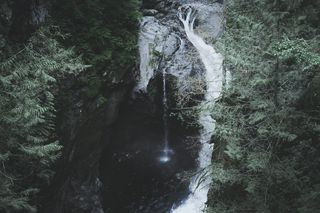 加拿大，温哥华，瀑布，树木，森林，植物，流水，风景-自然