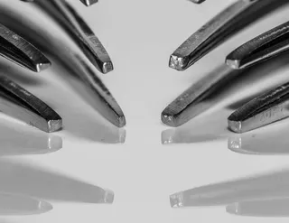 餐具，叉子，穿孔，家具，抽屉，线圈，螺旋，马蹄铁