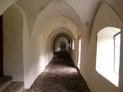 修道院、回廊、帮派、空间、建筑、拱门、前进之路、建筑 修道院、回廊、帮派、空间、建筑、拱门、前进之路、建筑