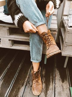 女士、领带、鞋带、靴子、鞋子、时装、牛仔裤、女性