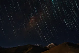 沙漠与恒星的延时摄影