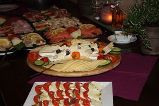 自助早餐，早餐，卡萨拿铁，wurstplaten，番茄马苏里拉，美食，餐厅，吃