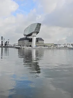 水体、旅游、无人、建筑、穹顶、城市、河流、现代 水体、旅游、无人、建筑、穹顶、城市、河流、现代