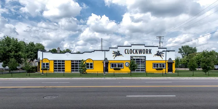 美国明尼阿波利斯，1501 e hennepin ave，gas station，garage，minnesota，clockwork，interactive