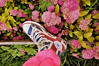 脚，腿，鞋，运动鞋，身体，身体部位，女性，人