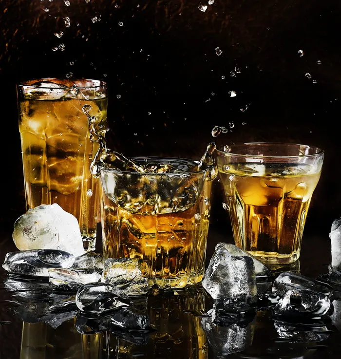 冷，酒精，酒吧，玻璃，黑色背景，特写，鸡尾酒杯，鸡尾酒