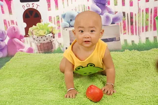 爬行，爬行，婴儿，微笑，幸福，甜蜜，顽皮，孩子