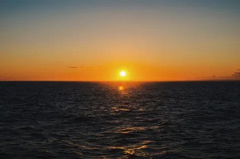 日落时的海,海洋,日落,日出,海,太阳,水,反射 日落时的海,海洋,日落,日出,海,太阳,水,反射