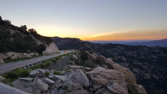 图森、日出、橙色、山、蓝色、道路、天空、风景——自然 图森、日出、橙色、山、蓝色、道路、天空、风景——自然
