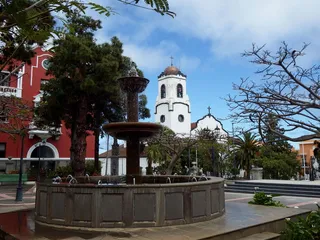 安东尼奥·埃雷拉公园（antonio herrera park）、蒙特塞拉特圣母教堂（our lady of montserrat church）、市政厅（town hall）、圣安德烈西酱汁（san andrés y sauces）、拉帕尔马（la palma）、cc0、已建结构、建筑