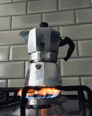 莫卡，比亚莱蒂，咖啡机，咖啡，咖啡壶，意大利咖啡，厨房，瓷砖墙