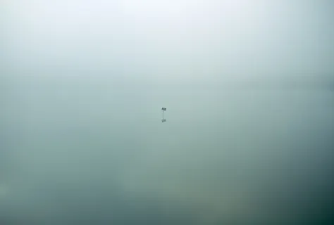 路标，水，湖，倒影，标志，招牌，柱子，什么都没有