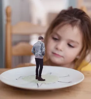 男士，穿着，蓝色，牛仔夹克，站立，圆形，白色，陶瓷