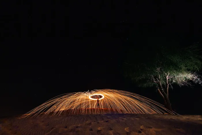 夜间棕色烟花 夜间棕色烟花