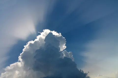 太阳被白云覆盖 太阳被白云覆盖