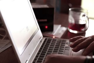 咖啡，桌子，笔记本电脑，佳能，镜头，人手，电脑，手