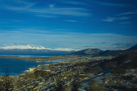 乌斯怀亚、比格尔海峡、山脉、巴塔哥尼亚、阿根廷、天空、山脉、水