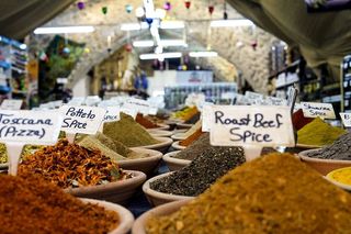 市场，食品，食品和饮料，零售，价格标签，选择，市场摊位，变化