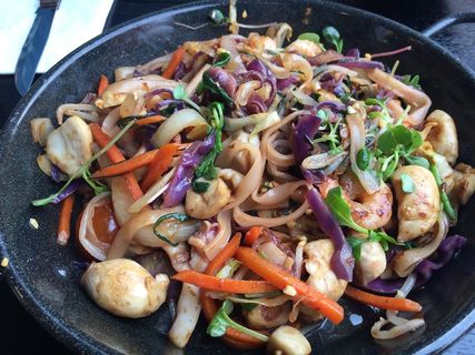 公共场所，入口，枪战，烤泰式，泰国锅，海鲜法德泰式，海鲜，意大利面