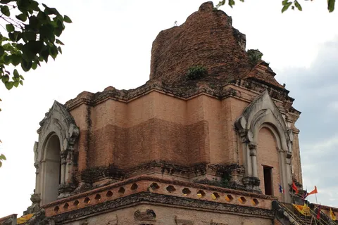 清迈, 佛塔, 文物, 建筑外观, 低角度视图, 建筑结构, 建筑, 礼拜场所 清迈, 佛塔, 文物, 建筑外观, 低角度视图, 建筑结构, 建筑, 礼拜场所