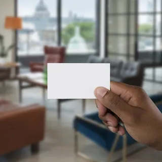 持有白皮书的人