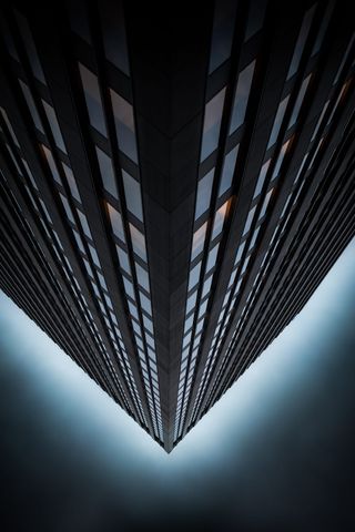 塔的低角度摄影