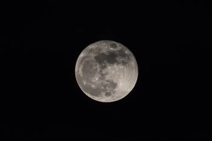 灰度照片，月亮，月，满月，天空，自然，夜晚，太空